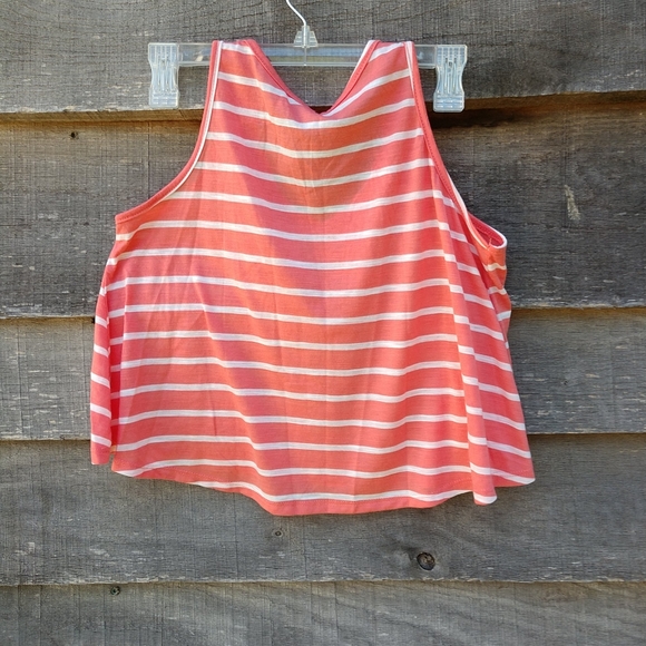 🎯🎯Crop Tank Top Small by Poof - Picture 9 of 11